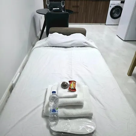 Lejlighed 5mins From The Beach,10mins From Lc Airport Aurelia *