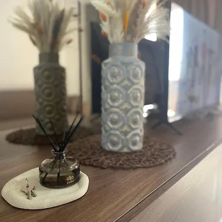 Lejlighed 5mins From The Beach,10mins From Lc Airport Aurelia *