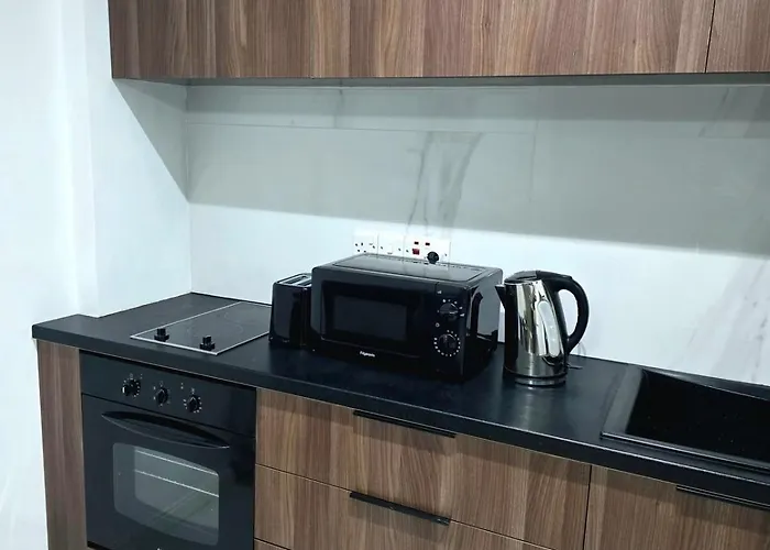 5mins From The Beach,10mins From Lc Airport Aurelia