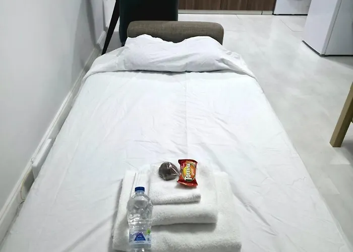 アパート 5mins From The Beach,10mins From Lc Airport Aurelia *