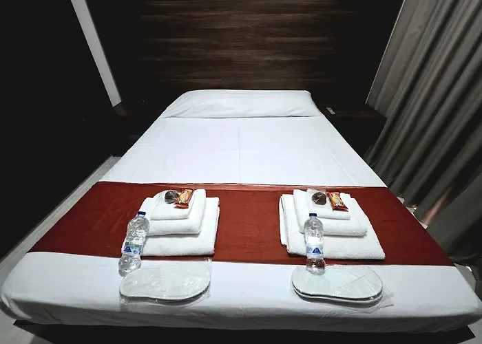 5mins From The Beach,10mins From Lc Airport Aurelia アパート ラルナカ